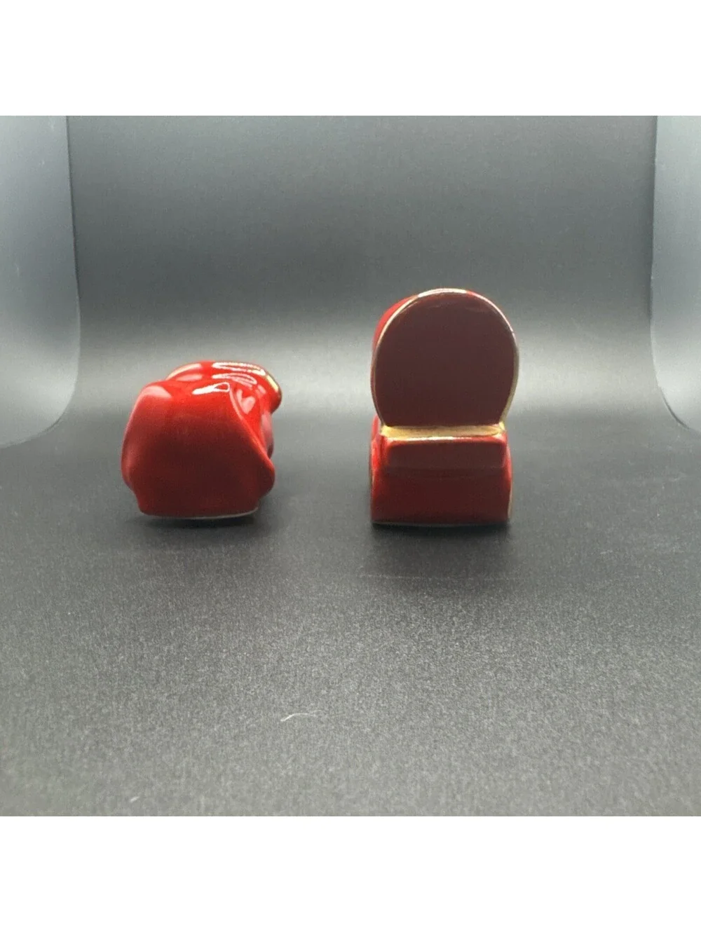 Vintage Chicago Illinois Red Wagon And Bulls Salt And Pepper Shakers